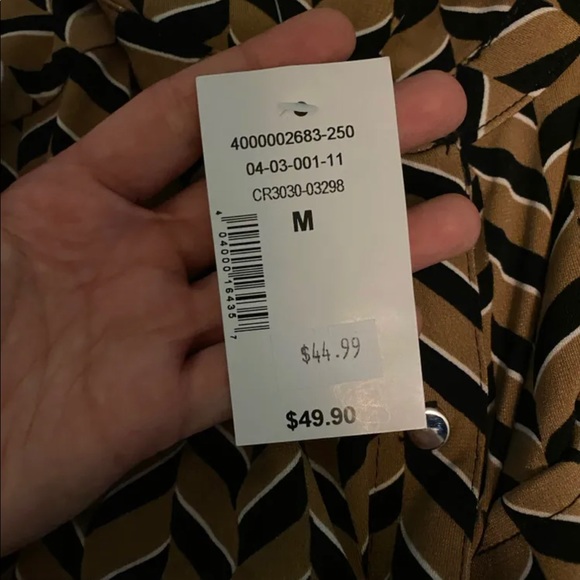 selling this blouse from Cleo’s. it’s perfect if you want to look professionally - Picture 3 of 3